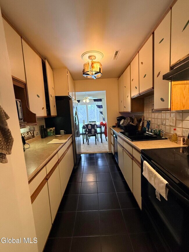 Foto del edificio - 120 Donna Lynn Dr