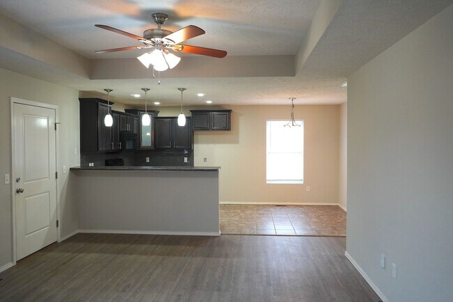 Foto del edificio - 3 Bedroom Home in a Neighborhood with Amenities