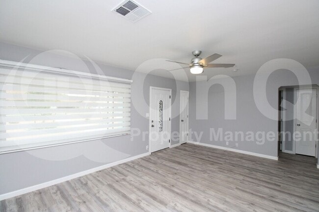Building Photo - 673 N Sunland Dr