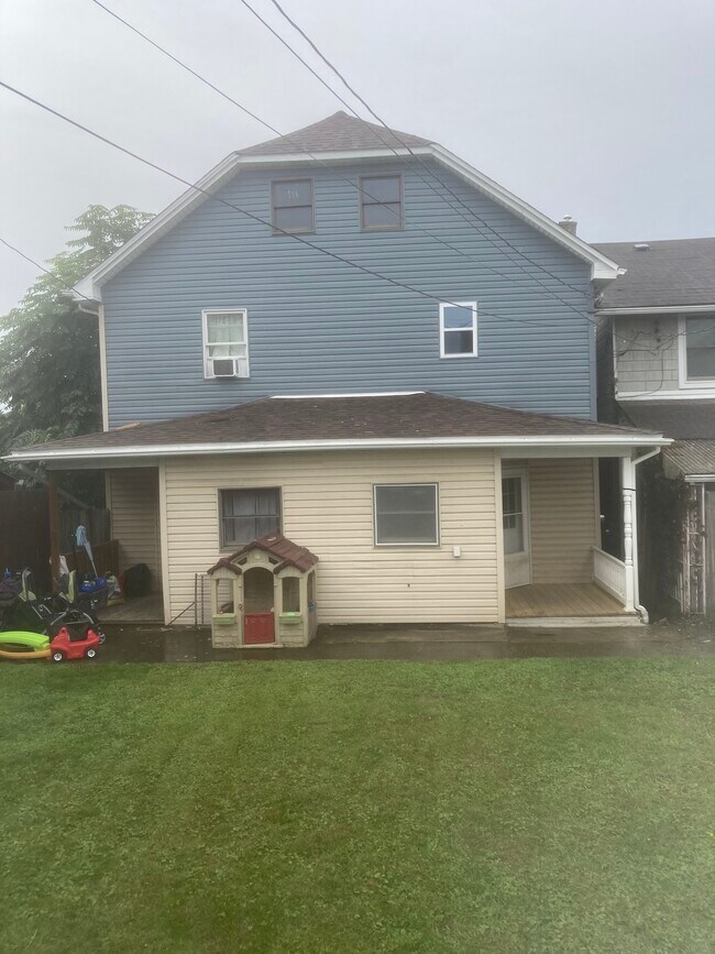 Casa trasera - 533 Jackson Ave