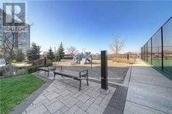 Photo du bâtiment - 339-339 Rathburn Rd W
