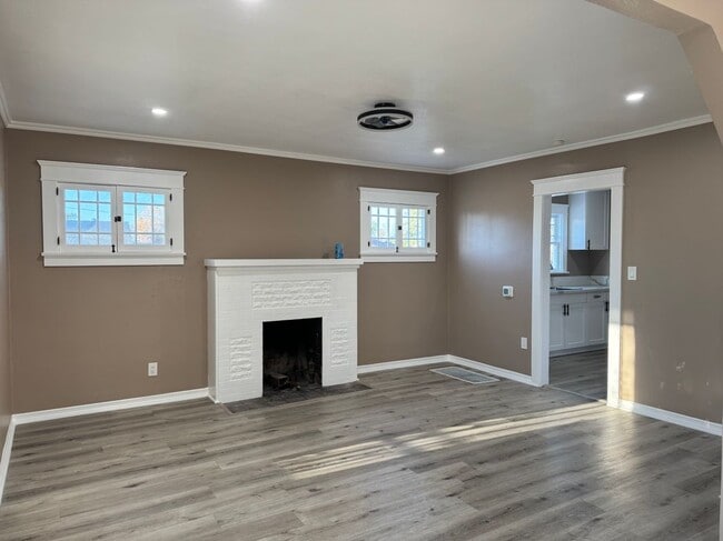 Building Photo - 3719 McKenzie St