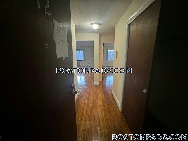 Foto del edificio - 898 Massachusetts Ave