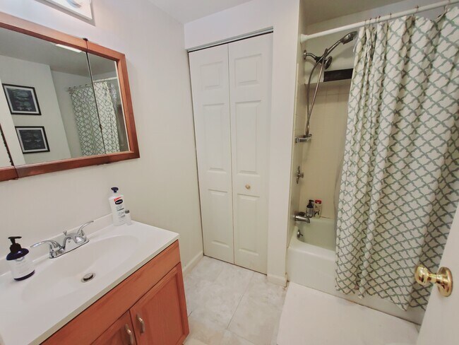 Foto del edificio - 144 Alpine St