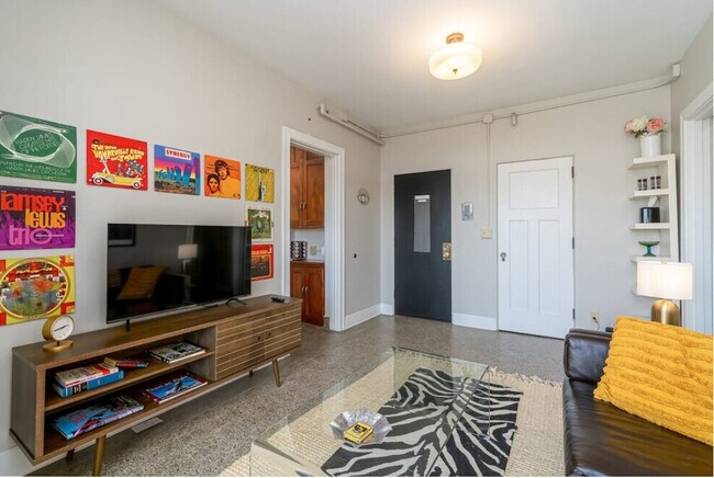 Foto del edificio - 722 18th St