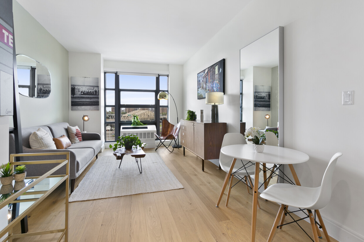 Foto principal - 329 E 132nd St