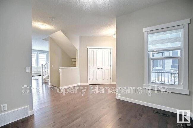 Building Photo - 1331-1158 158 St SW