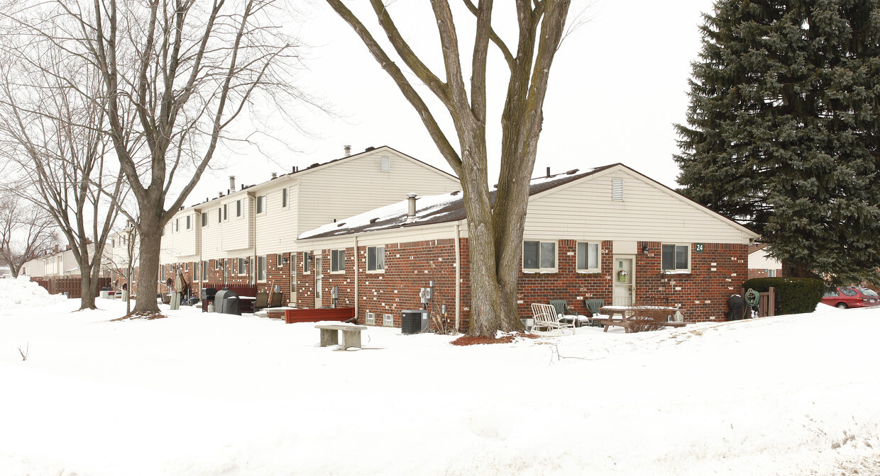 Building Photo - Branford Townhouses