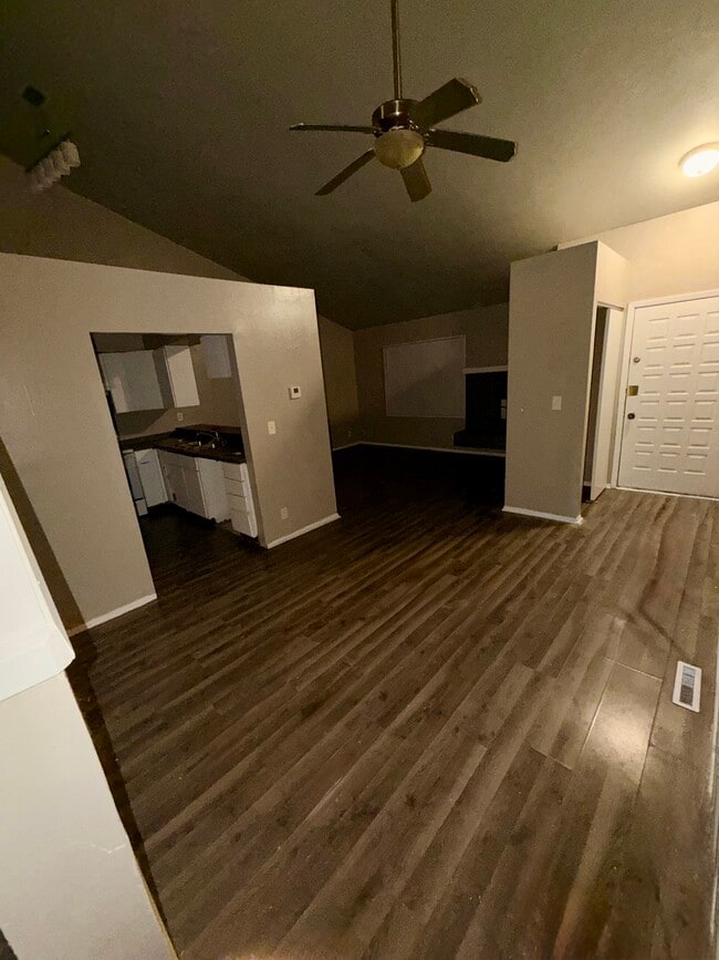 Foto del edificio - 7918 N Granville Rd