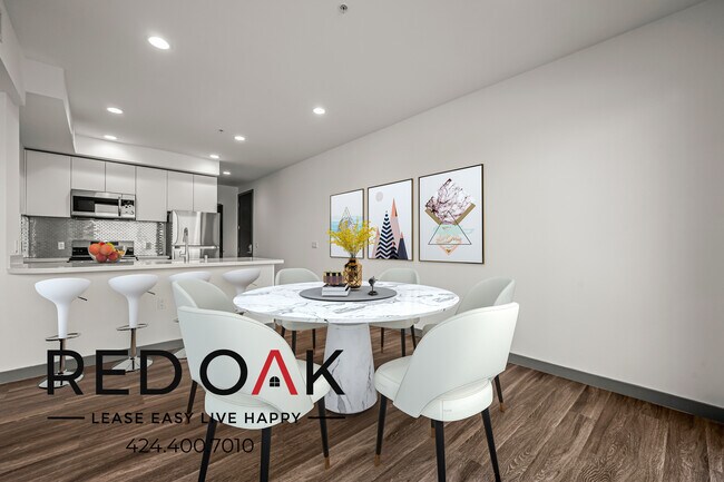 Building Photo - Stunning Two Bedroom with Modern Lighting,...