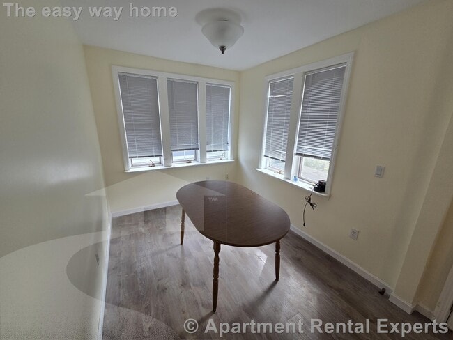 Building Photo - 26 Rogers Ave