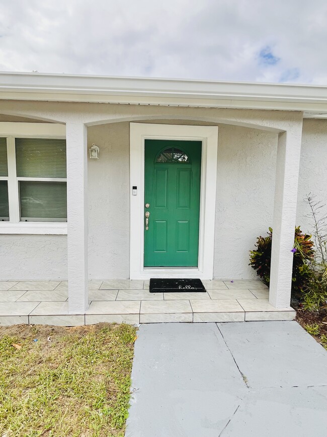 Building Photo - 4243 Deltona Blvd