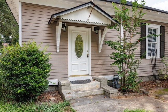 Photo - 185 Bloomfield St House