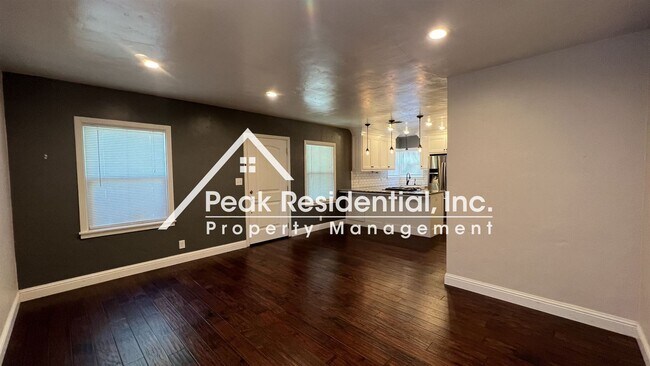 Building Photo - 2 br, 1 bath House - 5040 B Street