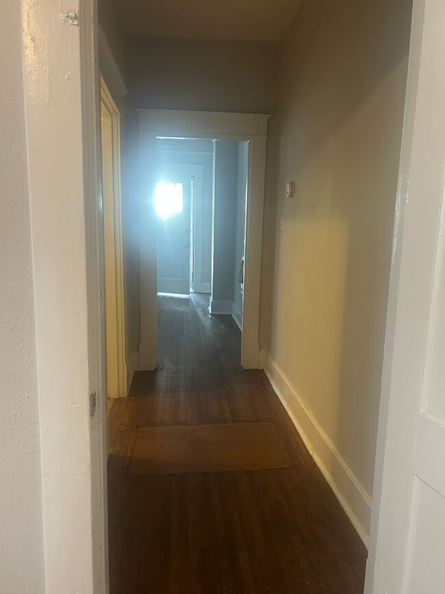 Foto del edificio - 2124 Maple St