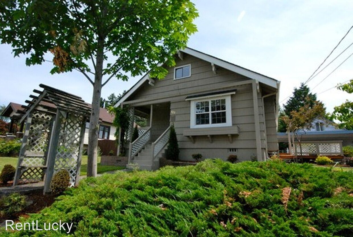 Primary Photo - 3 br, 2 bath House - 420 Prospect Ave N