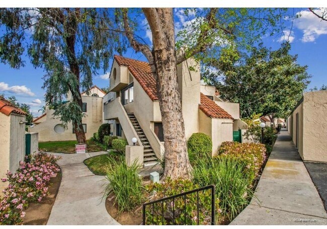 Foto del edificio - 363 N Melrose Dr