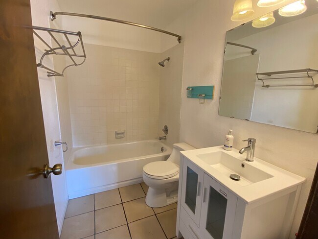 Building Photo - 11120 W Ramrod Dr