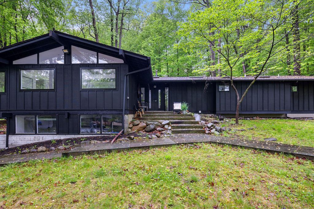 Primary Photo - 22 White Birch Dr