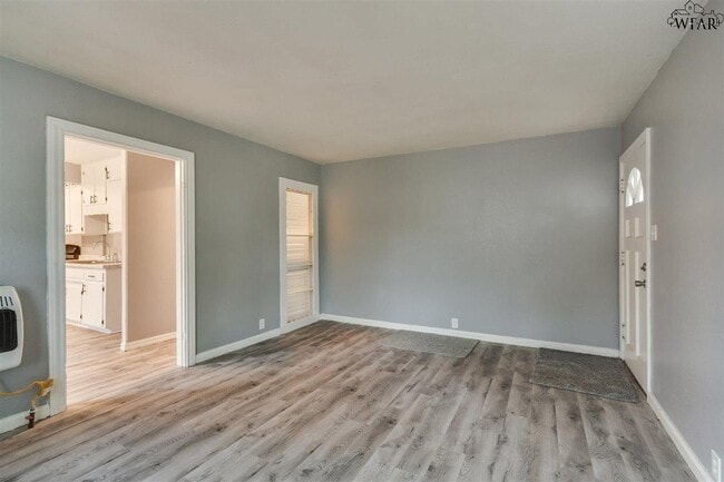 Building Photo - 523 W Inwood Dr
