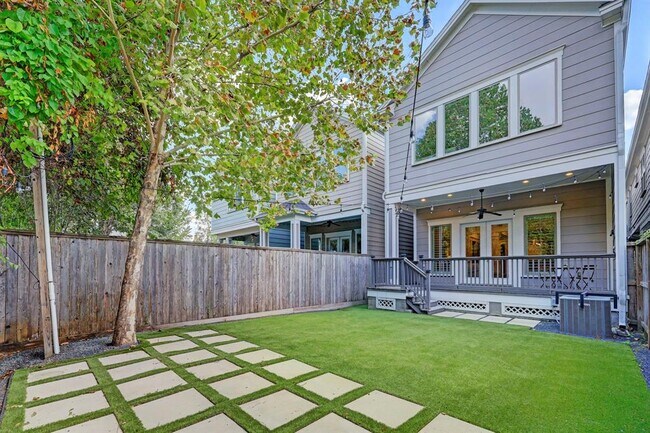 Foto del edificio - 623 W 16th St