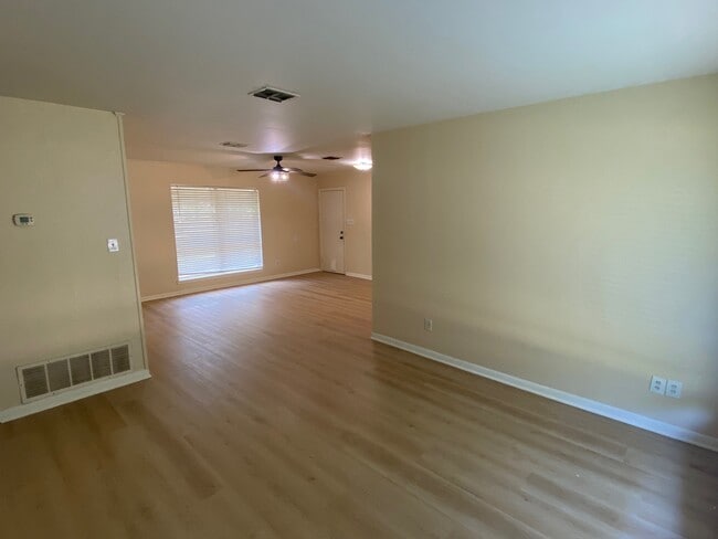 Building Photo - 22 Wisteria Dr