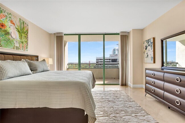 Foto del edificio - 3350 SW 27th Ave