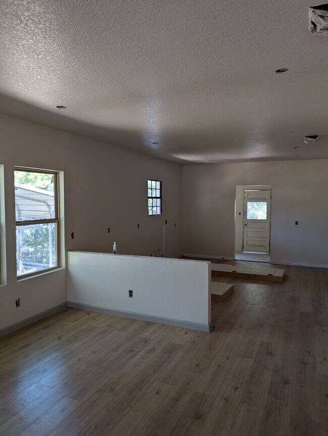 Building Photo - 1103 Hays St