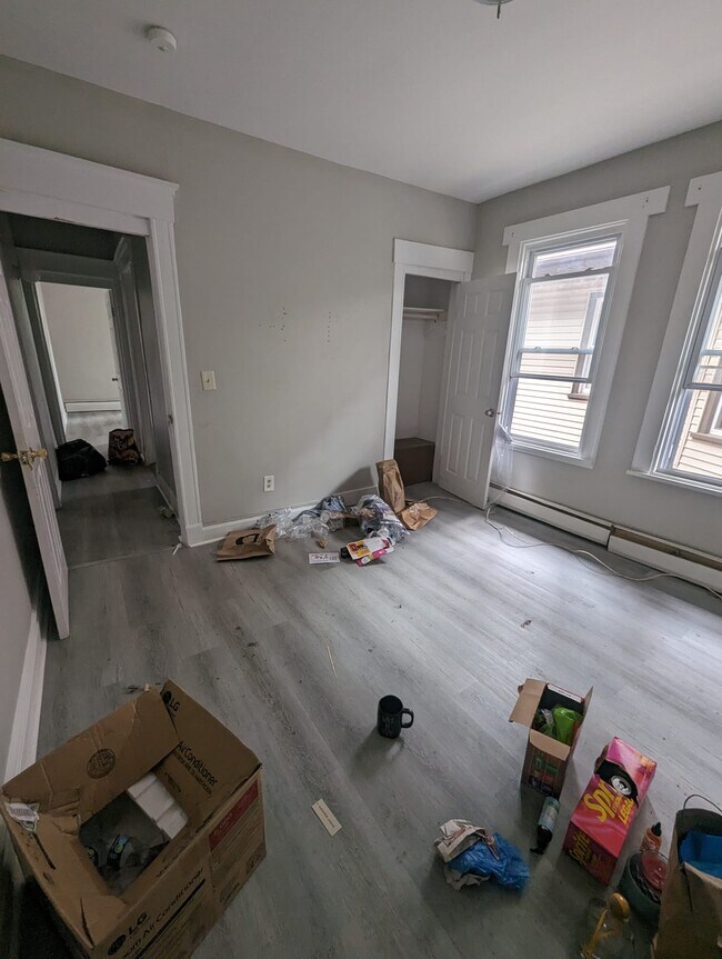 Building Photo - 359 Sherman Ave