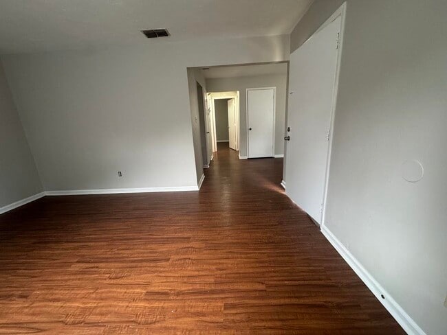 Building Photo - 1445 Willow Bend Way