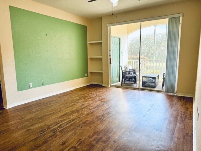Building Photo - 2 Bedroom 2 Bath Condo For Rent in Kissimm...