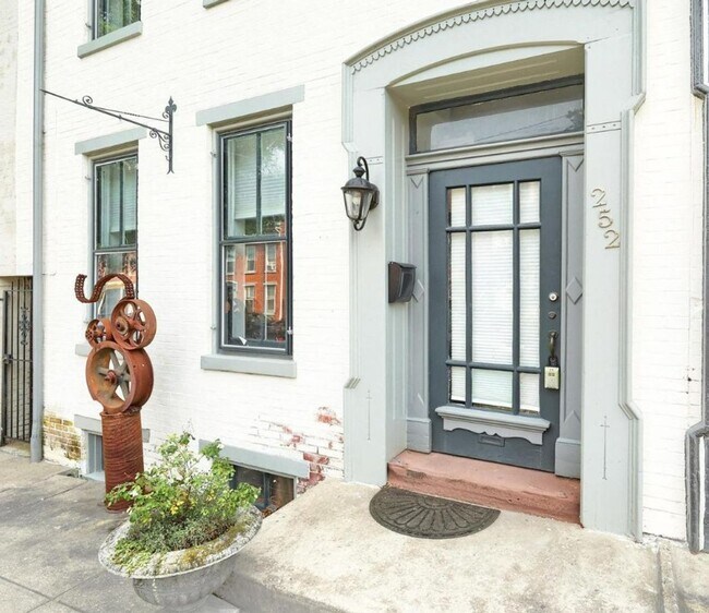 Foto del edificio - Coming Soon! Beautiful 3 Bedroom, 1 Bath C...