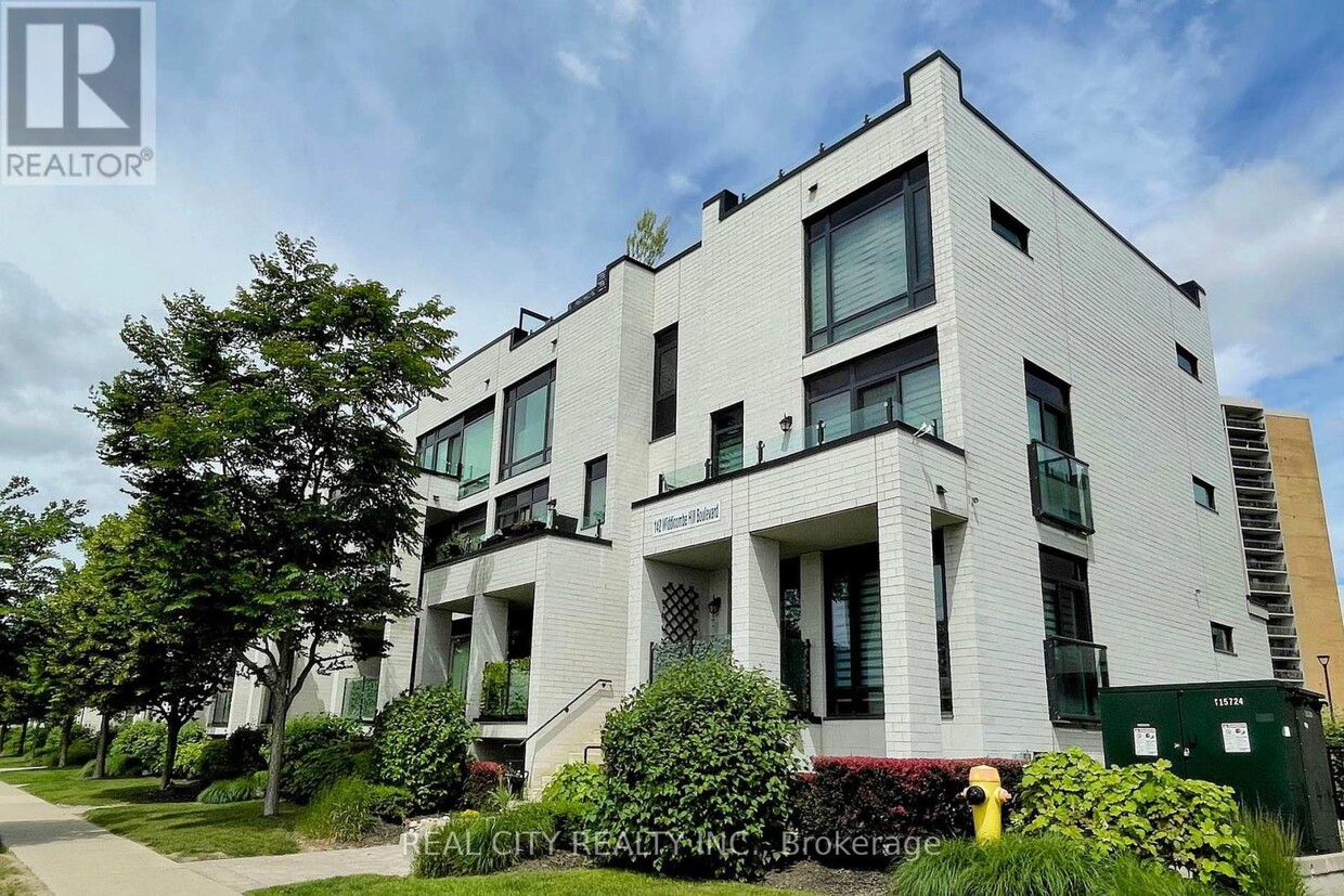 Primary Photo - 142-142 Widdicombe Hill Blvd