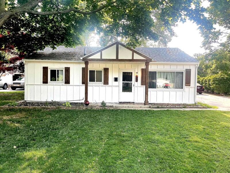 Primary Photo - 5921 Harvest Ln