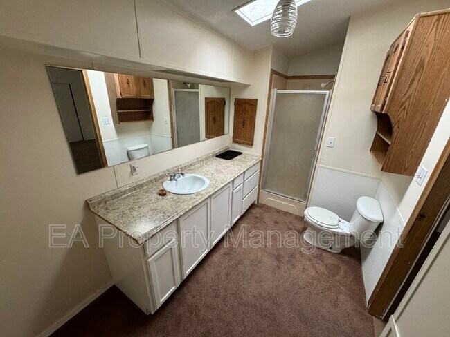 Foto del edificio - 7308 Turtledove Ln NE