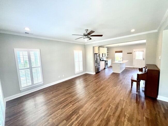 Building Photo - 1711 Sparkleberry Ln
