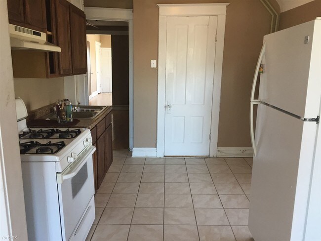 Building Photo - 292 Villa St