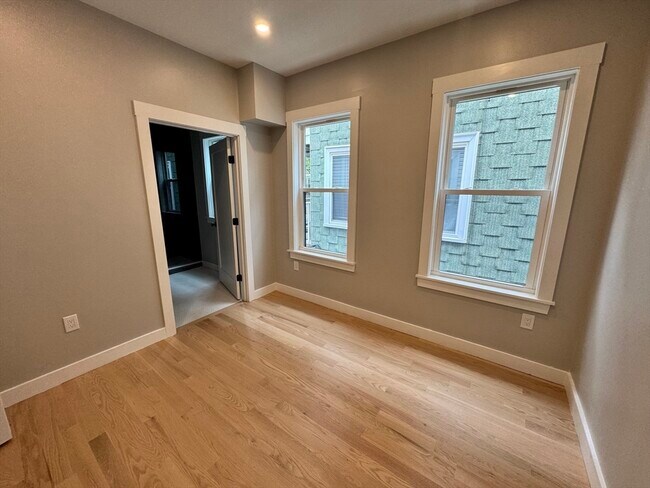 Foto del edificio - 272 E Cottage St