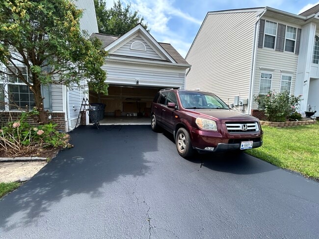2car garrage - 43309 Ardmore St