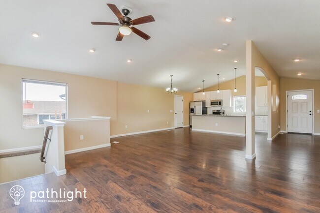 Building Photo - 187 Stratmoor Dr, Colorado Springs, CO, 80906
