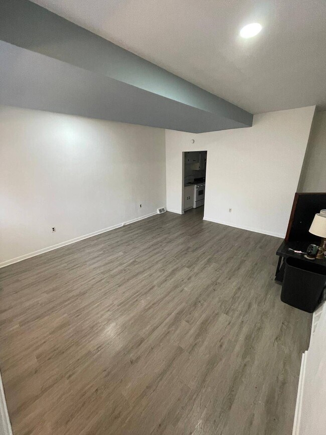 Foto del edificio - 1382 Center Ave