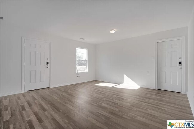 Foto del edificio - 1103 Attas Ave