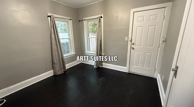 Dormitorio 1 - 15987 Nelamere Rd