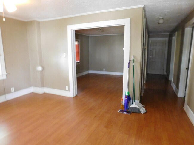 Foto del edificio - 514 Crawford Street  - Accepts Section 8!