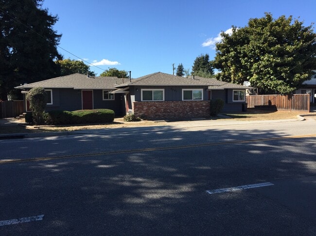 Building Photo - 2499 Capitola Ave