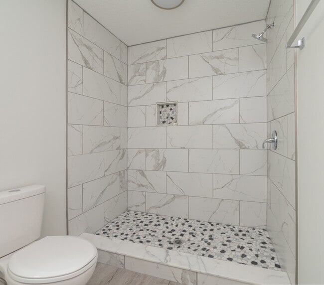 Foto del edificio - 1437 Briarcliff Dr