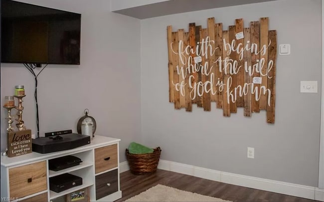 Building Photo - 7606 Thompson Sharpsville Rd NE