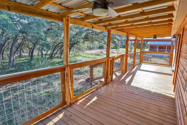 Building Photo - 624 Deer Creek Dr W