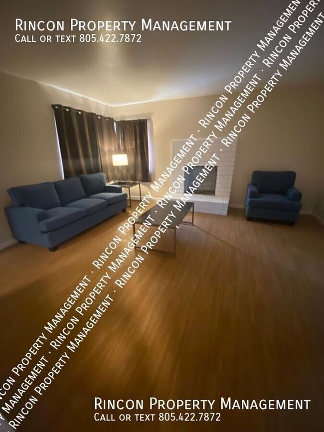 Foto del edificio - *ONE BEDROOM ONLY with PRIVATE HALF BATH* ...