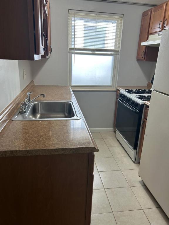 Foto principal - 1830 Wayland Ave